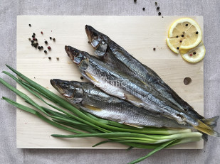 Королевский полосатик: Корюшка вяленая с икрой