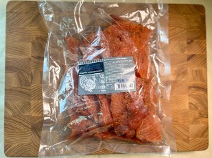 Кукурузные шарики со вкусом сыра: Мясо (АЛЬЯНС) вяленое индейка 500гр 