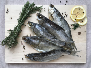 Королевский полосатик: Вобла вяленая астраханская крупная