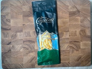 Сыр 150 гр ГОРНЫЙ СЫРОВАР (Ассорти копчёный): Сыр 60 гр ГОРНЫЙ СЫРОВАР (Бочонок копчёный)